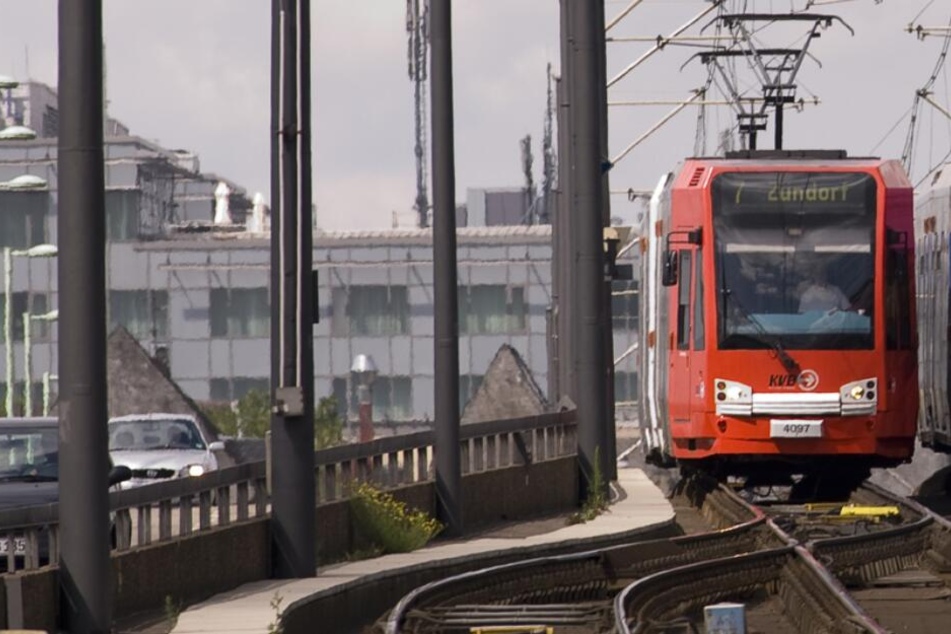 Wegen Bauarbeiten fährt die Linie 7 sechs Wochen lang nur bis bzw. ab "Frechen Bahnhof".