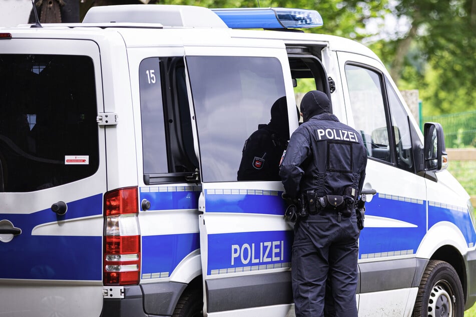 Im Zuge vielzähliger Durchsuchungen im Südwesten wurde die Polizei fündig. (Symbolbild)