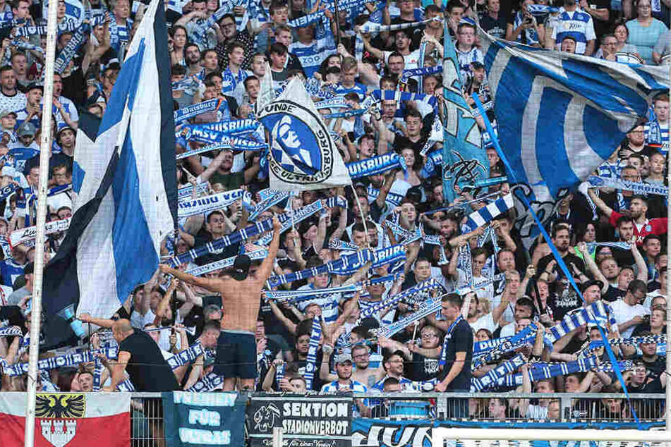 Die Fans des MSV Duisburg hier beim Pokal-Heimspiel gegen Zweitligist Greuther Fürth.