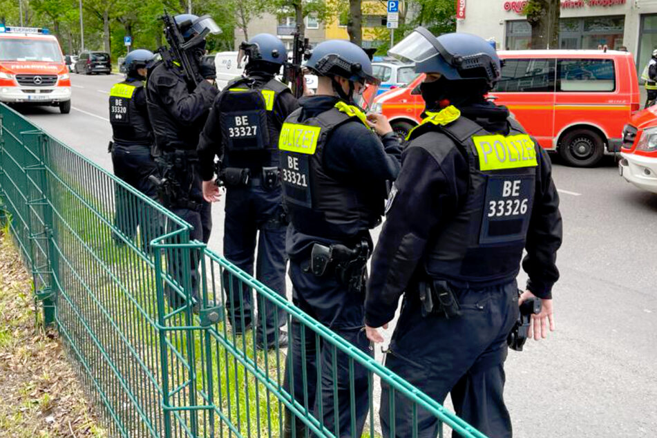 Raubüberfall auf Bankfiliale in Berlin: Zwei Verletzte!