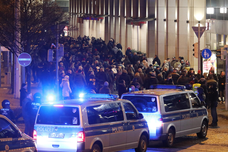 Gera bleibt Thüringens Demo-Hochburg: Laut Polizeiangaben gingen hier am Montag 3100 Menschen auf die Straße.