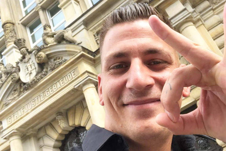 Hat gut Lachen: 187-Rapper Gzuz vor dem Landgericht.