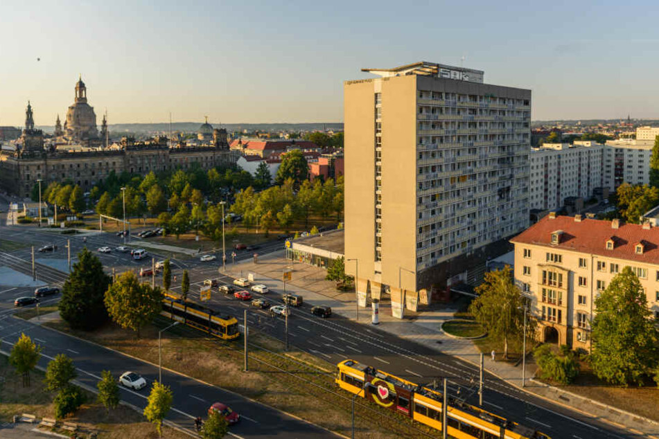 Das Hochhaus am Pirnaischen Platz soll saniert und ausgebaut werden. Die Baugenehmigung steht aber noch aus.