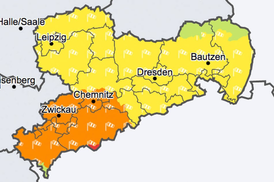 In weiten Teilen Sachsens warnt der Deutsche Wetterdienst vor Sturm- und Orkanböen.
