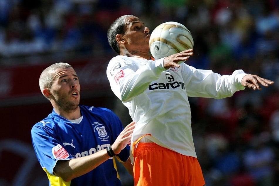 Kevin McNaughton (39, l.) spielte von 2006 bis 2015 für den walisischen Klub Cardiff City. (Archivfoto)