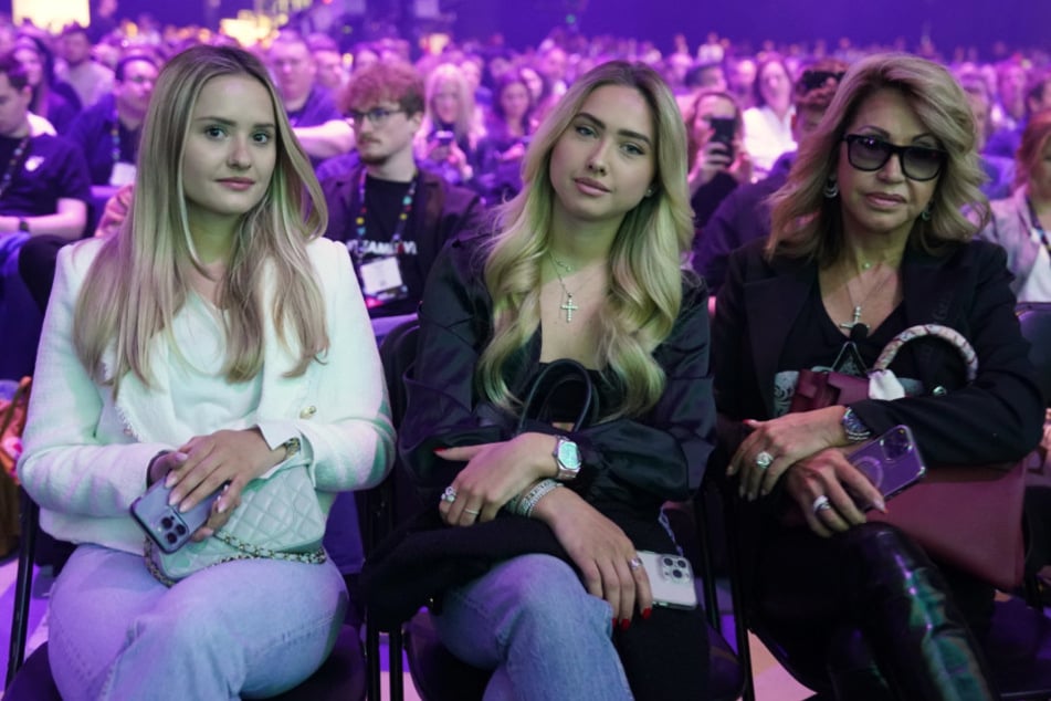 Ihre Töchter Davina (22, l.) und Shania bedeuten Mama Carmen alles.