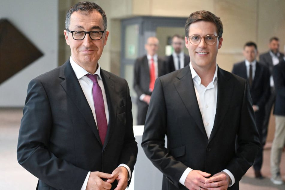 Cem Özdemir (60, Grüne, l.) und Manuel Hagel (38, CDU) waren die Verhandlungsführer der Koalitionsverhandlungen im Südwesten.