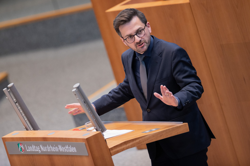 NRW-SPD-Chef Thomas Kutschaty (53) hat sich deutlich für eine Impfpflicht ausgesprochen.
