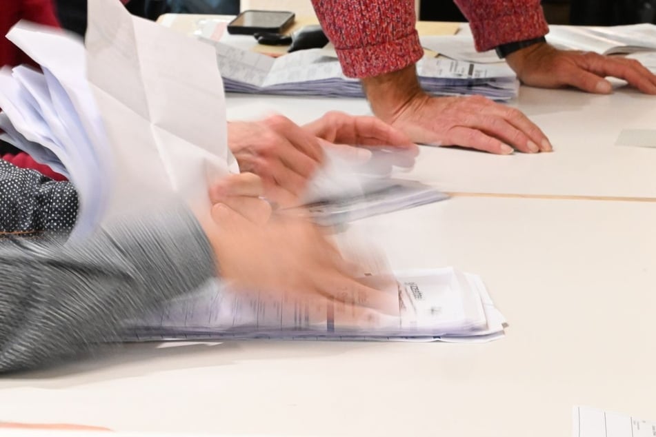 Die Briefwahlunterlagen können direkt im Stuttgarter Rathaus ausgefüllt und abgegeben werden. (Symbolfoto)