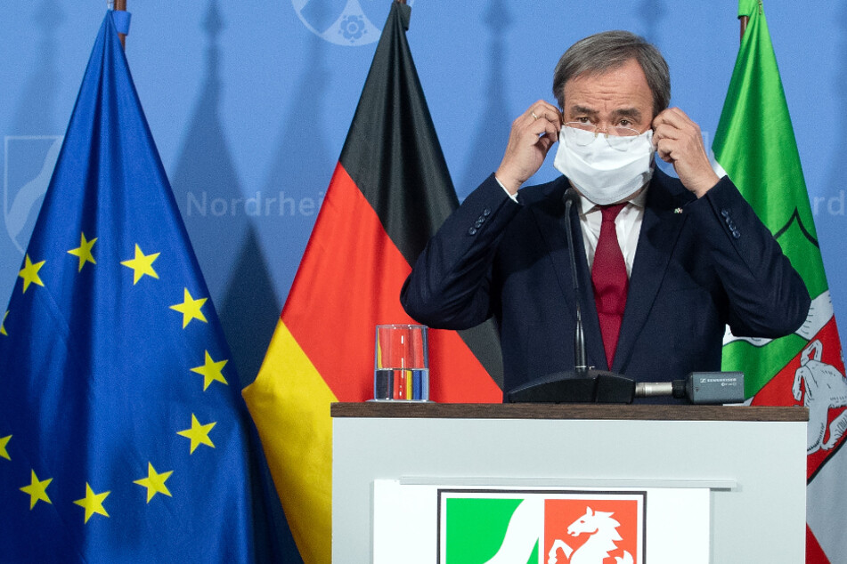 Debatte über neue Corona-Regeln: Laschet will Kontakte weiter einschränken