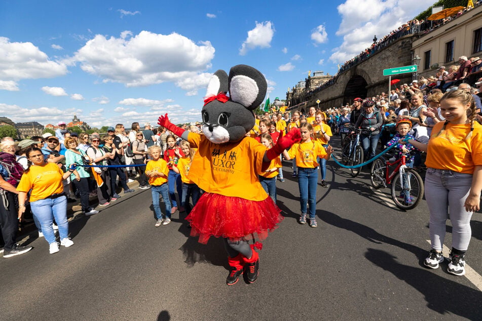 Die Abschluss-Parade ist bei Jung und Alt beliebt.