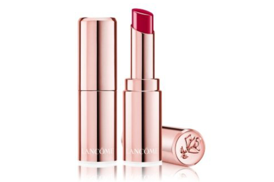 Der Lippenstift von Lancôme hat eine pflegende Formel und glänzendes Finish und es gibt ihn in 13 Farben.