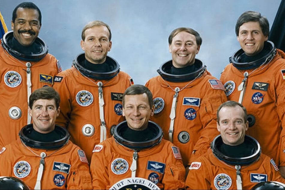 Walter (hinten rechts) zusammen mit der Crew des Space Shuttles Columbia auf einem Foto der NASA. 1993 war der der Physiker zu den Sternen aufgebrochen.