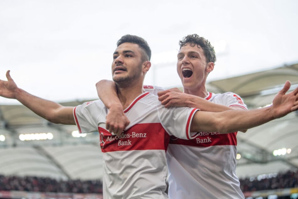 Jubel nach Kabaks (l.) 3:0-Treffer gegen Hannover 96, an seiner Seite: Benjamin Pavard (r.).