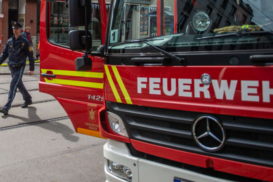 Feuerwehr und Polizei befinden sich in München in einem Großeinsatz. (Archivbild)