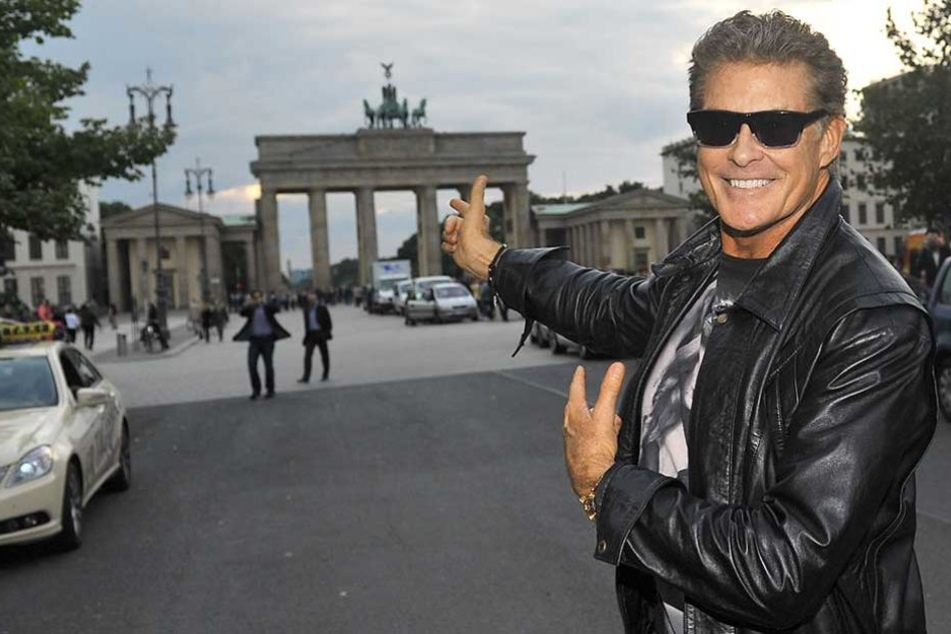David Hasselhoff bei einem seiner Berlinbesuche vor dem Brandenburger Tor.