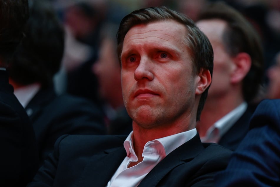 Noch scheint Frankfurts Sportvorstand Markus Krösche (45) zu Kauã Santos zu stehen.