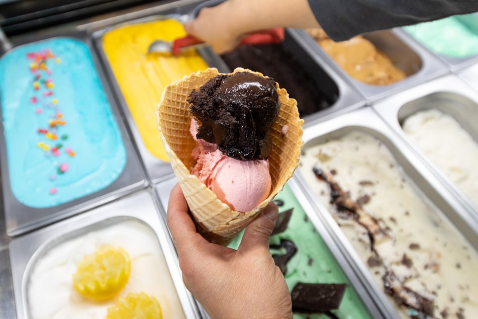 Ein kühles Eis darf bei sonnigem Wetter nicht fehlen. In Stuttgart haben bereits einige Eisdielen geöffnet. (Symbolbild)