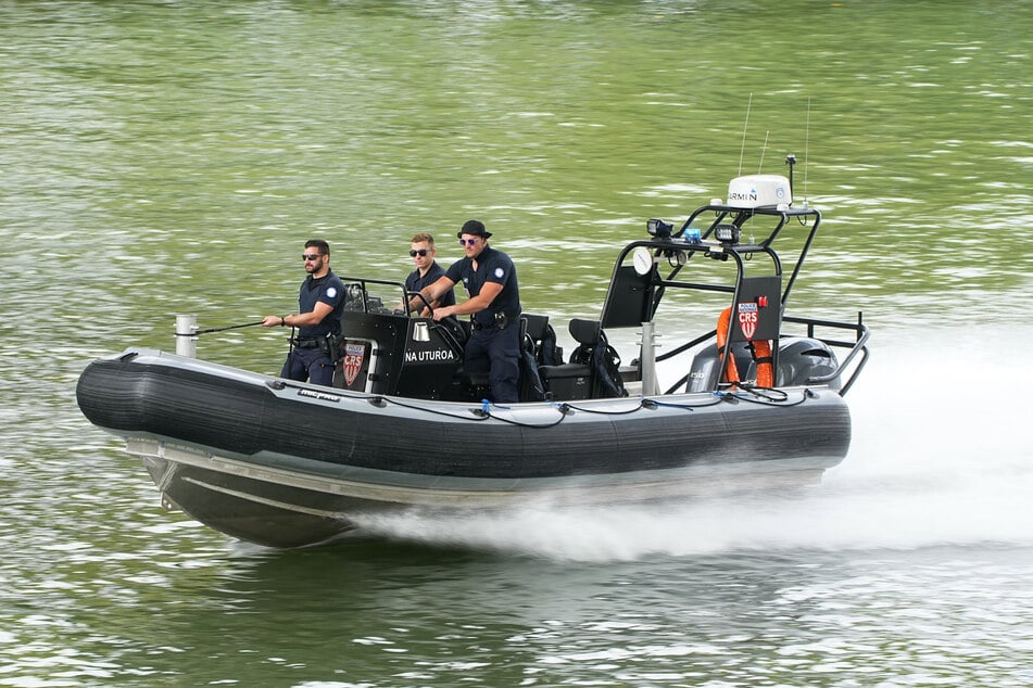 Am Mittwoch hatten Einsatzkräfte vier leblose Körper aus der Seine geborgen. (Symbolfoto)