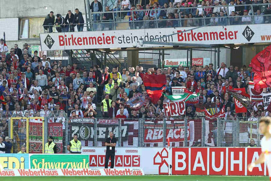1150 Fans begleiteten die Sachsen in den Breisgau, sahen allerdings die erste Auswärtspleite in der Bundesliga.