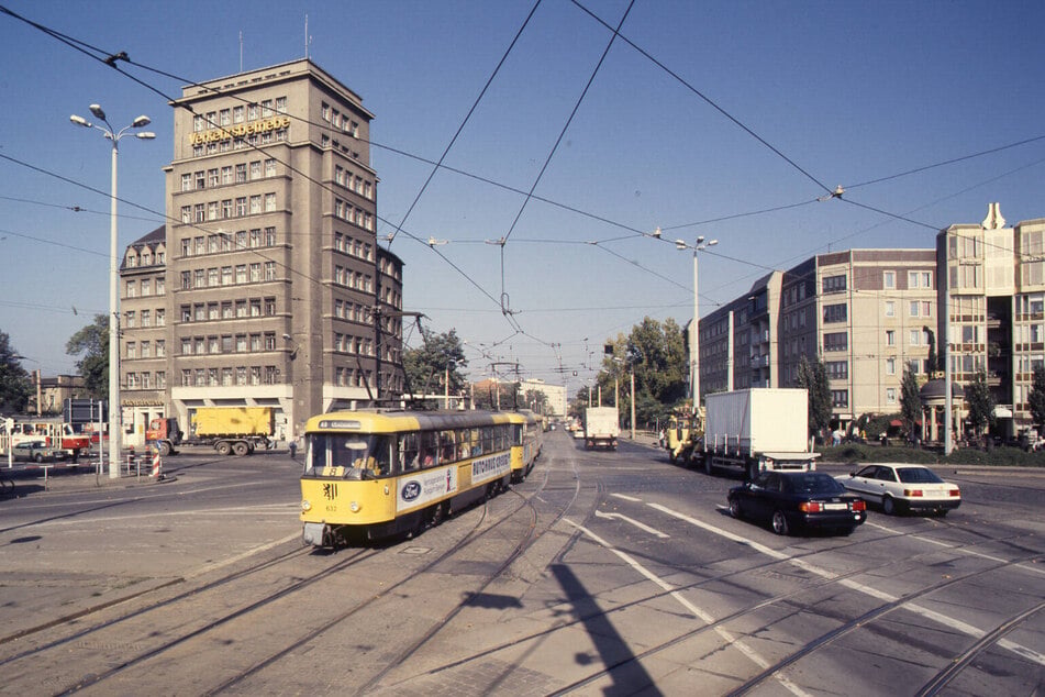 Eine Aufnahme aus den frühen 90er-Jahren. Zu diesem Zeitpunkt begannen bereits die Diskussionen um die Sanierung der Straße.