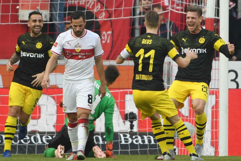 Ex-Borusse und heutiger VfBler Gonzalo Castro muss den Jubel seiner ehemaligen Kollegen ertragen.