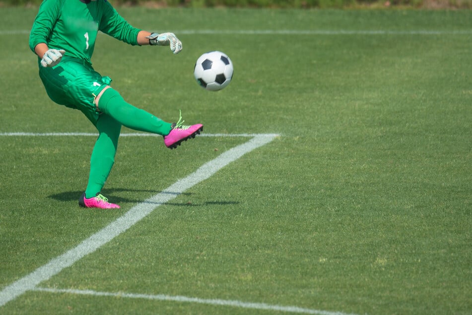 Sechs Fußballerinnen sind anscheinend in den Vorfall involviert gewesen.