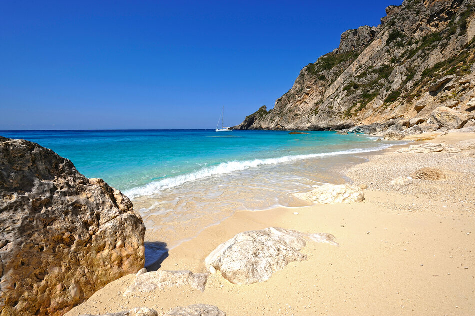 Strand auf der kleinen Insel Othonoi, direkt in der Nähe von Korfu.