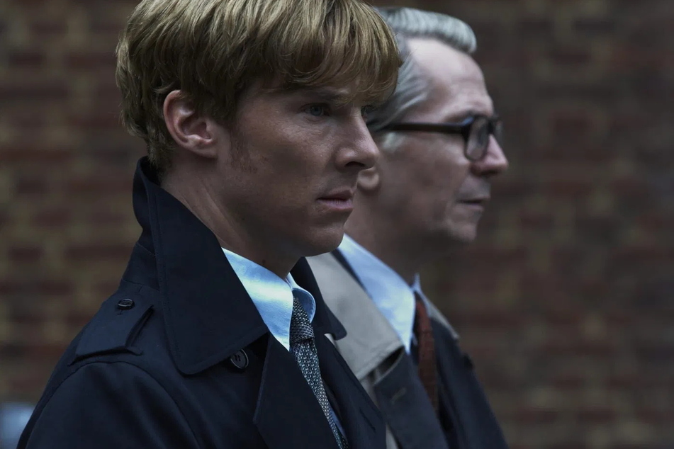 Peter Guillam (Benedict Cumberbatch, 48) und George Smiley (Gary Oldman, 66) sind Spione während des Kalten Kriegs.