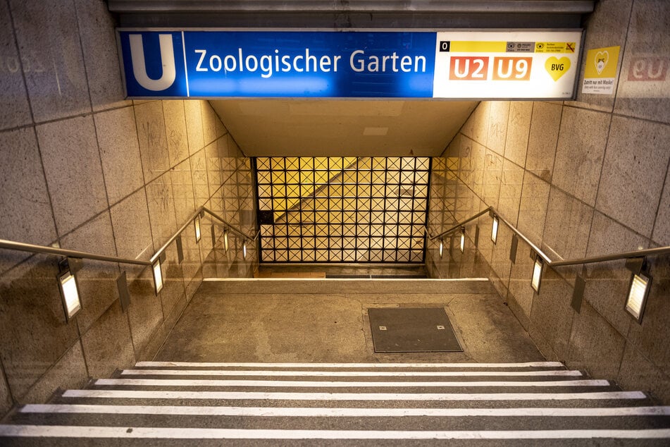 Am Dienstag war der Berliner U-Bahnhof Zoologischer Garten verraucht. (Archivbild)