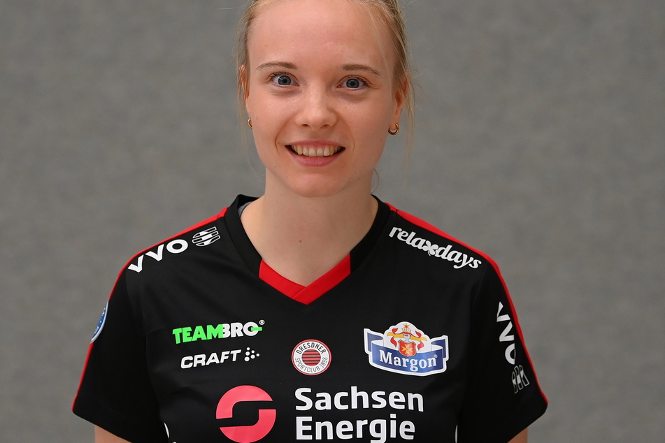 Jennifer Janiska (27).