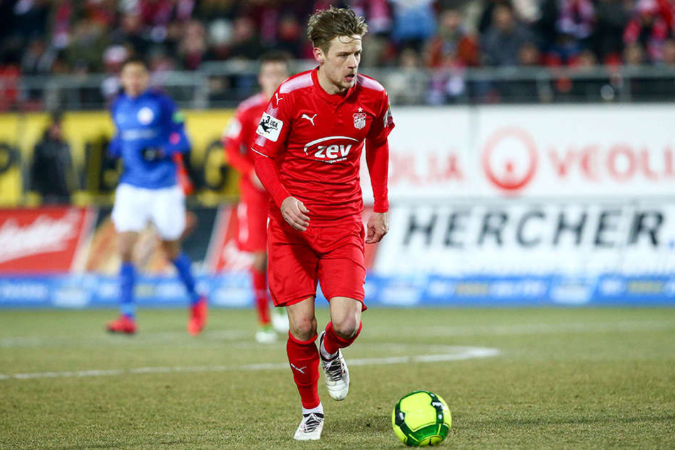 Bentley Baxter Bahn macht sich derzeit wenig Gedanken um eine mögliche Vertragsverlängerung beim FSV, konzentriert sich aufs Sportliche. Aber: Er bleibt definitiv nur, wenn die Rot-Weißen auch 2018/19 in der 3. Liga spielen.