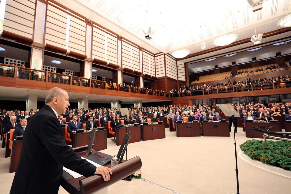 Recep Tayyip Erdogan (69), Präsident der Türkei, bei der Teilnahme an der Eröffnungssitzung des Legislaturjahres des türkischen Parlaments.