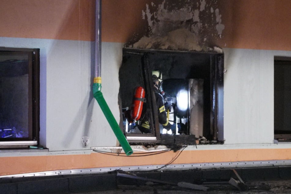 Zimmer wird zur Todesfalle: Bewohner stirbt bei Brand in Obdachlosenunterkunft