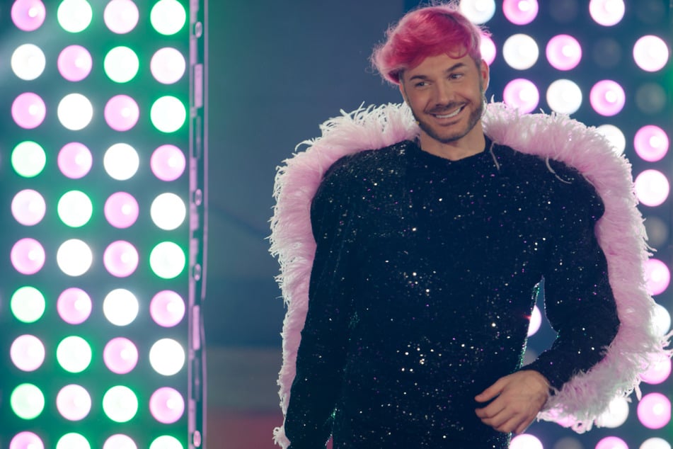 Mega-Hype um "Nightfever": Fans stürmen neue Show von Sam Dylan