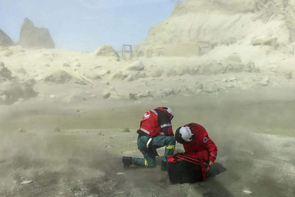 Rettungskräfte auf der Vulkaninsel White Island.