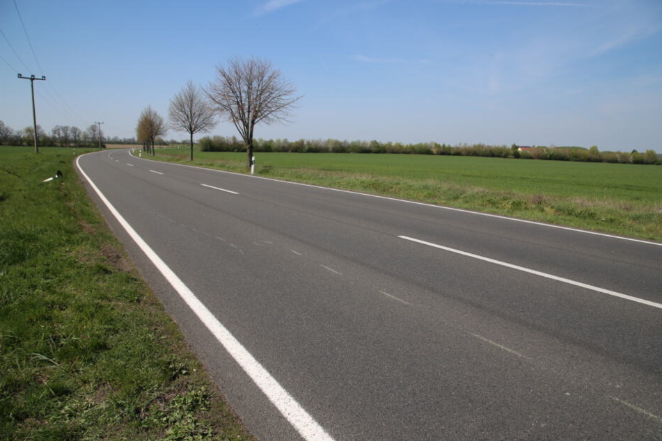 An dieser Stelle war der Motorradfahrer gestürzt und von einem entgegenkommenden Nissan überfahren worden.