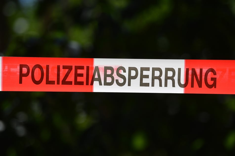 Der tatverdächtige Ehemann (76) wurde umgehend von der Polizei festgenommen. (Symbolfoto)