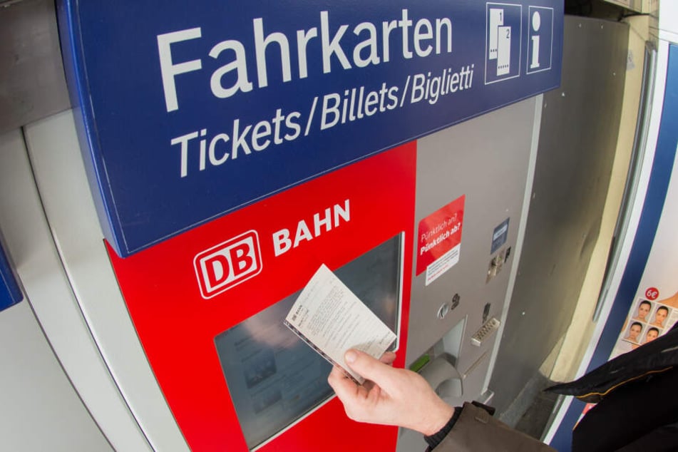 Die günstigen Tickets gibt es erst pünktlich ab 1. Januar (Symbolbild).