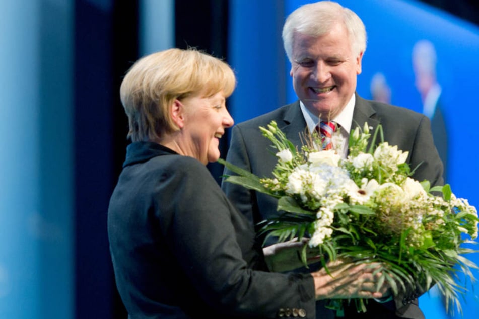 "Mit Respekt zur Kenntnis genommen"! Kanzlerin Merkel dankt Seehofer