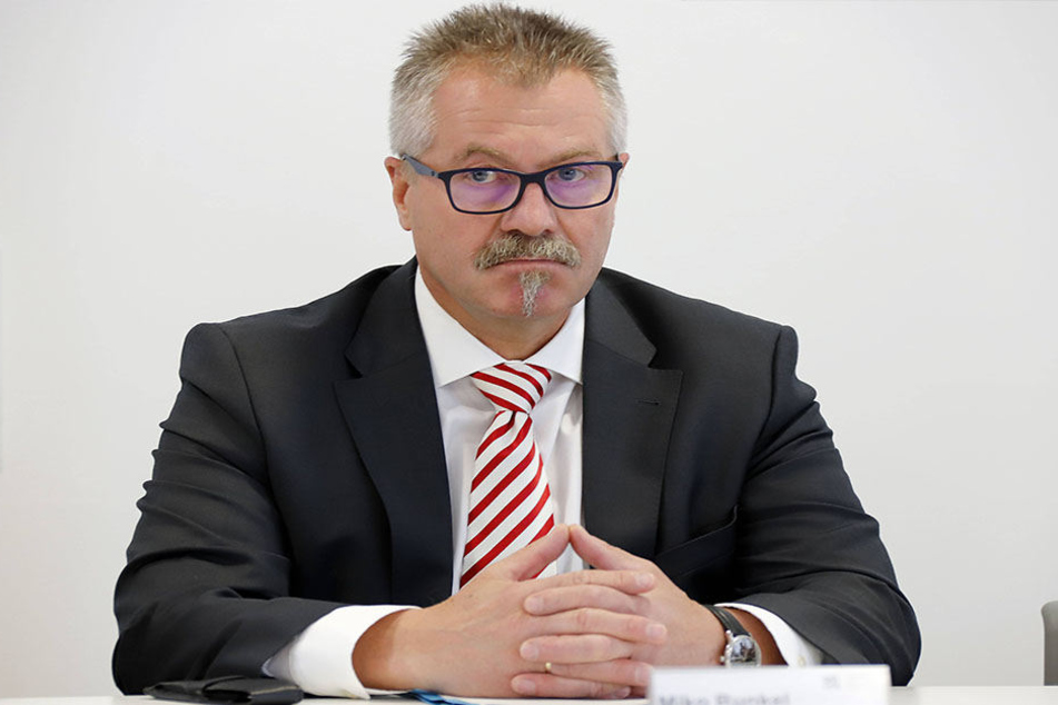Ordnungsbürgermeister Miko Runkel (58, parteilos) sah bislang keinen Handlungsbedarf, hat aber nun reagiert.