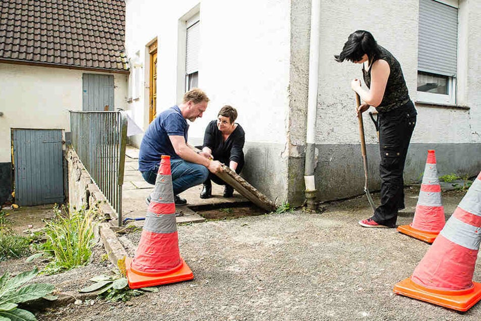 Verstecken sich unter den Platten noch weitere Hinweise, die Wilfried W. belasten könnten?