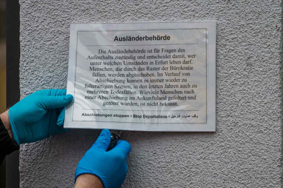 Dieses Plakat wurde ebenfalls aufgehangen.