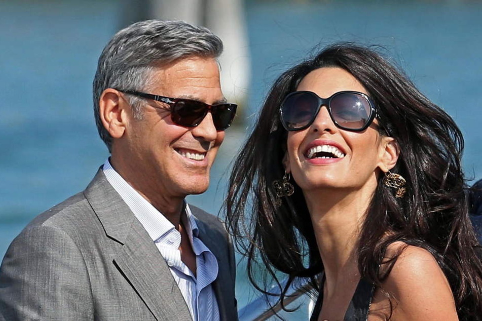 George Clooney (56) und seine Frau Amal (39) sind Eltern von Zwillingen geworden.