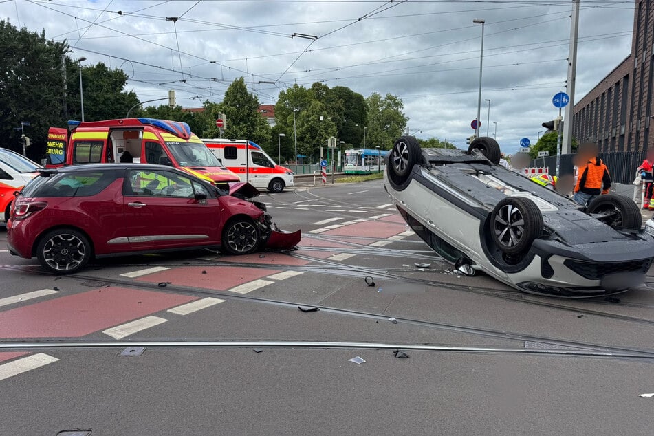 An der Kreuzung Große Diesdorfer Straße/Europaring kollidierten zwei Autos.