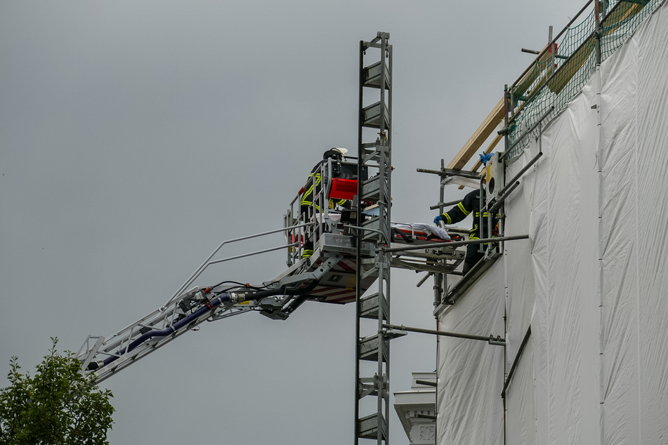 Die Rettungskräfte im Einsatz.
