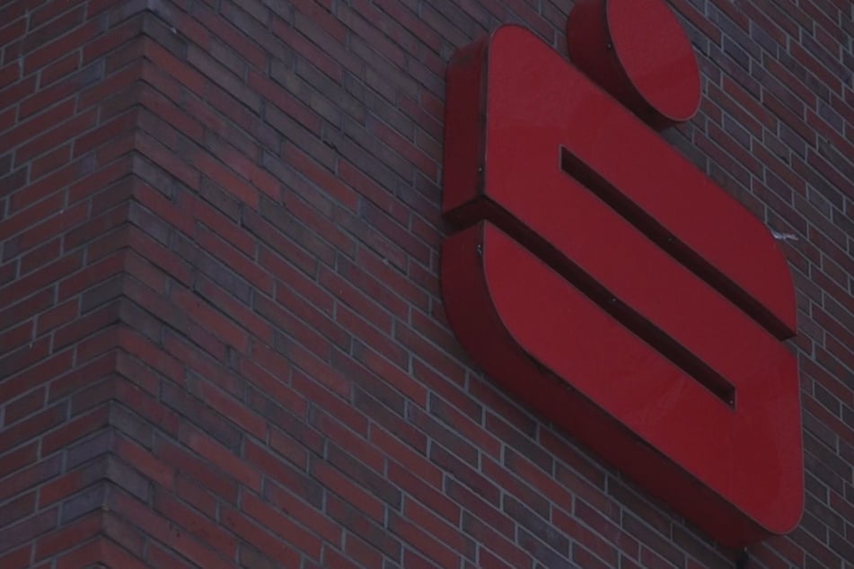 Nach Millionen-Raub in Sparkasse: Nächste Filiale betroffen!