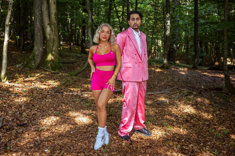 Emmy Russ (26) stellt sich zusammen mit Reality-Newcomer Samuel den Challenges.