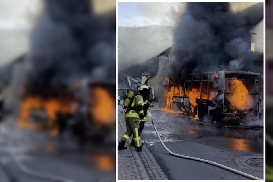 Schulbus brennt lichterloh in Wohngebiet - mit verheerenden Folgen!