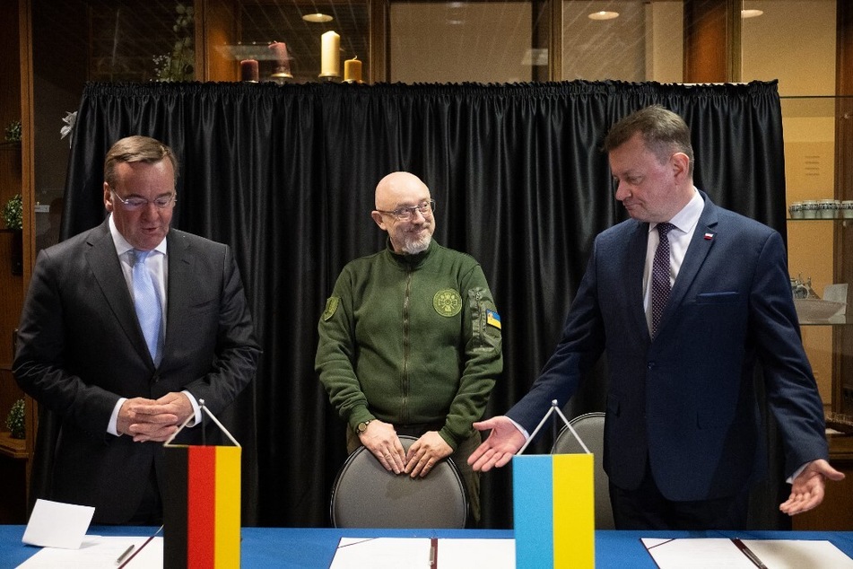Der deutsche Verteidigungsminister Boris Pistorius (v.l.n.r.), der ukrainische Verteidigungsminister Oleksii Reznikov und der polnische Verteidigungsminister Mariusz Blaszczak in Ramstein.
